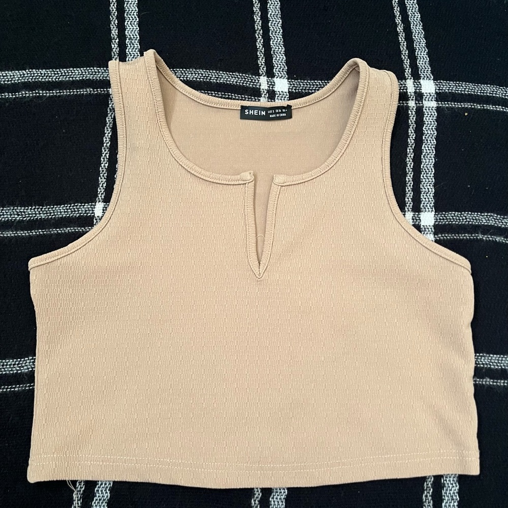 Beige crop top with collar slit